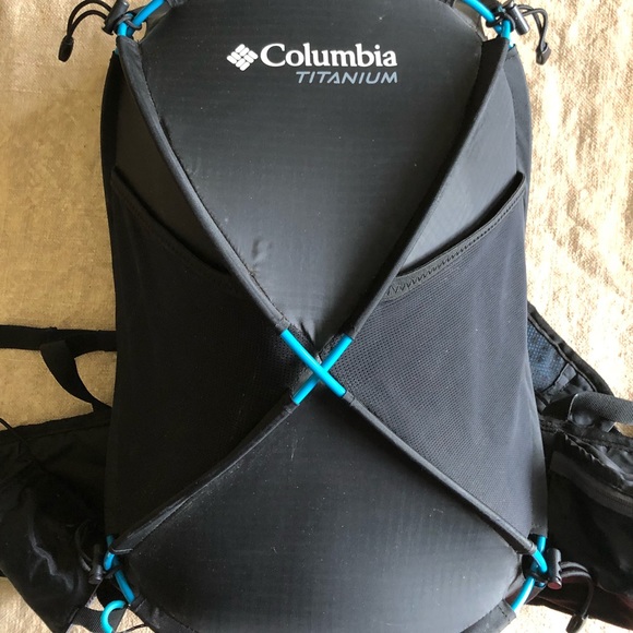 Columbia Other - Columbia Titanium Hikers bag